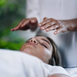 reiki-practitioner-energy-healing-1